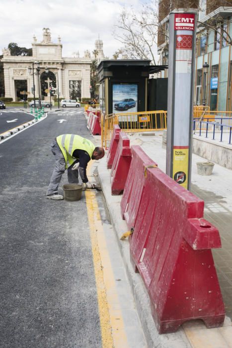 La avenida de Navarro Reverter ya tiene carril bus en ambos extremos de la calzada