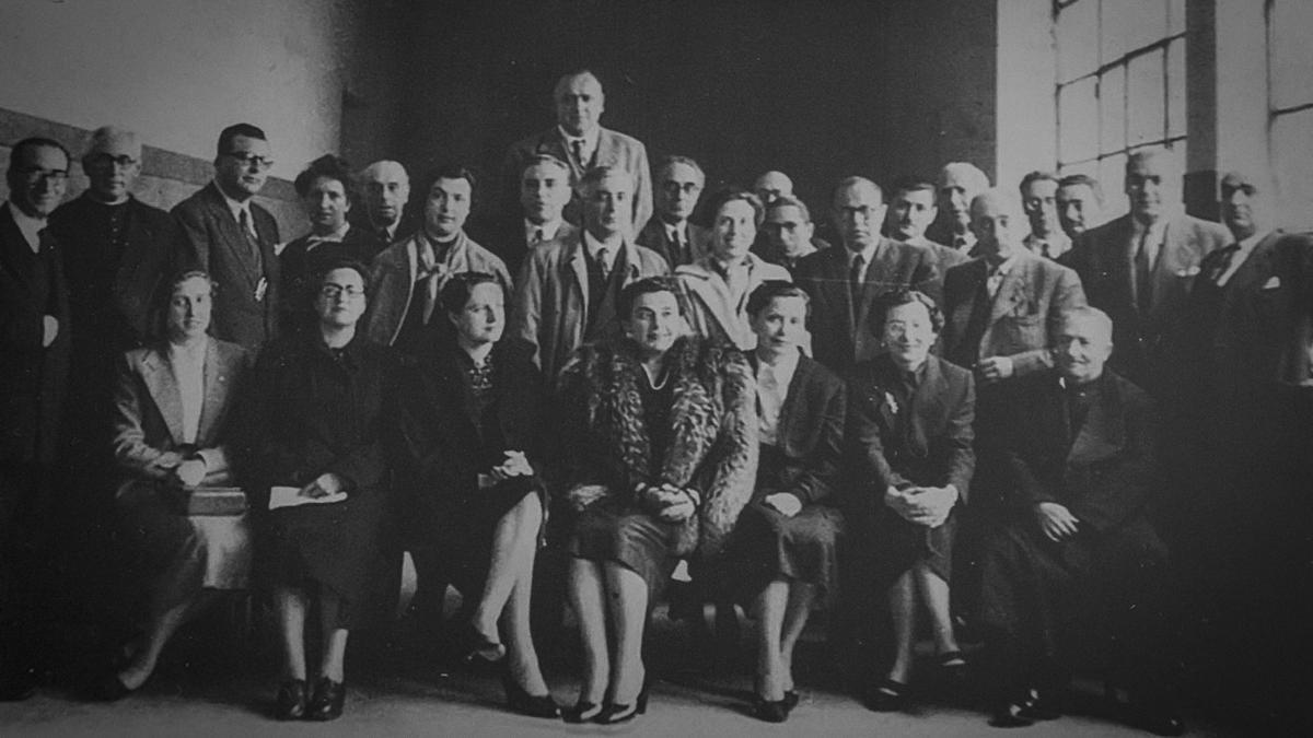 Fotografía que guarda el centro de uno de los primeros claustros de profesores del instituto