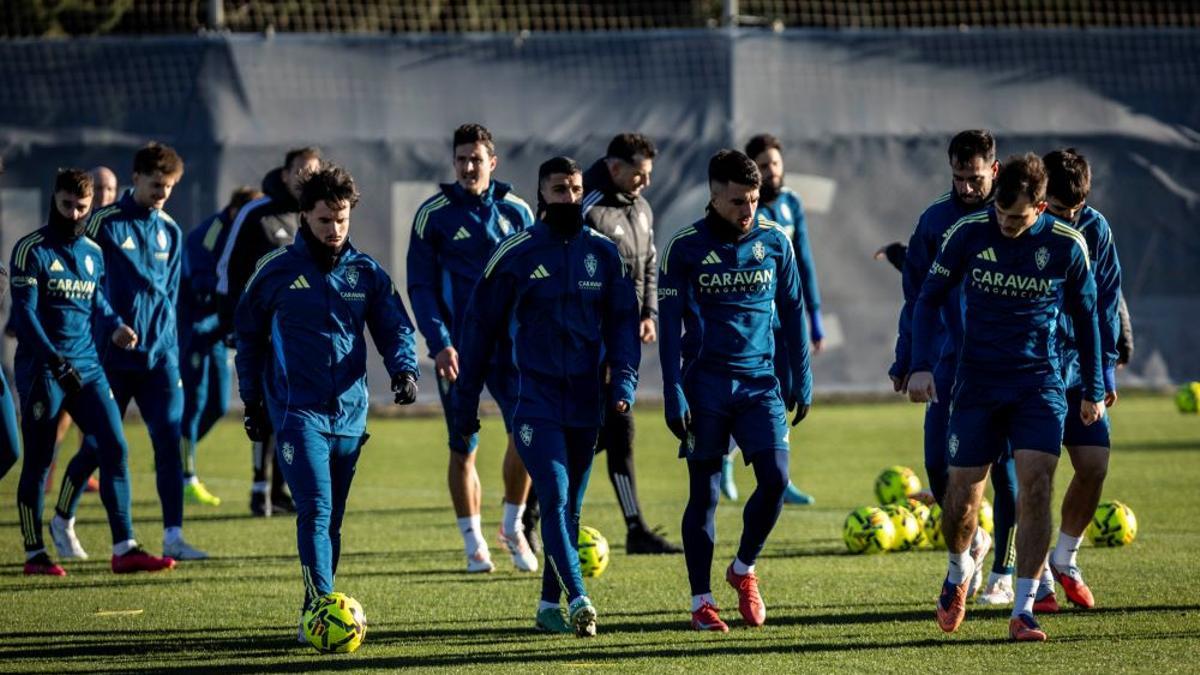 Los jugadores zaragocistas, en un entrenamiento en la Ciudad Deportiva.