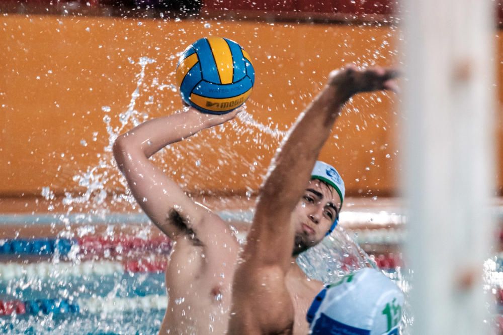 Entrenamiento del C.N. Eivissa Waterpolo