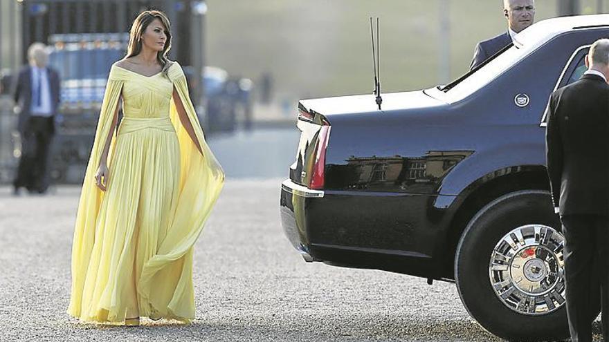 Melania viste de Disney en la cena de gala de Londres