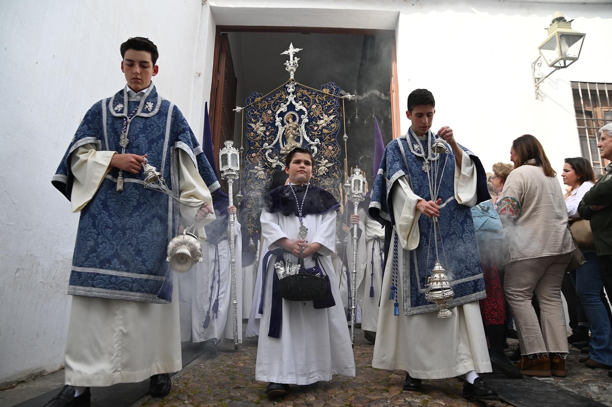 La Plaza de Capuchinos da salida a la Hermandad de la Sangre