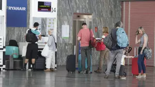 Más pasajeros y menos mercancías en el Aeropuerto de Zaragoza: estos son los datos hasta el mes de junio