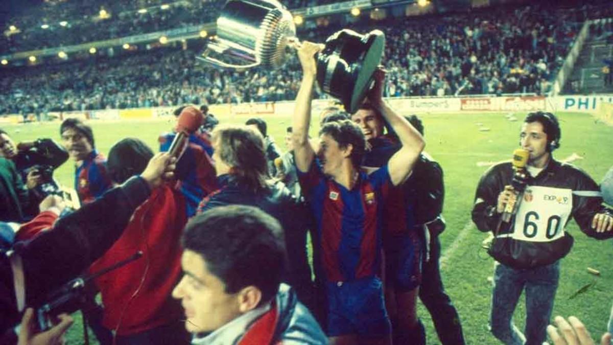 Lineker llegó al FC Barcelona después del Mundial de México 1989. En la imagen, celebrando la Copa del Rey