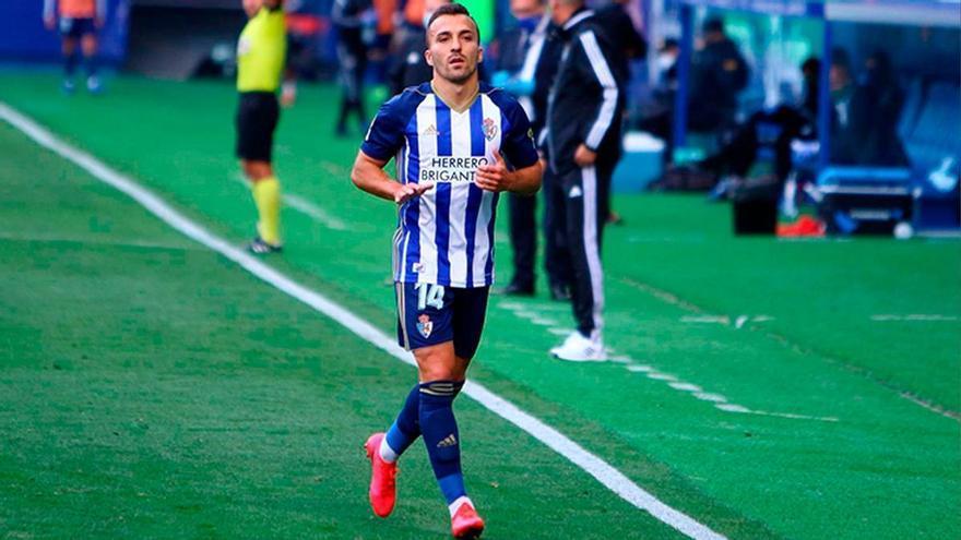 Valcarce, precisión para el Avilés: El equipo blanquiazul completa la banda izquierda con el berciano y confirma la marcha de Sergio García