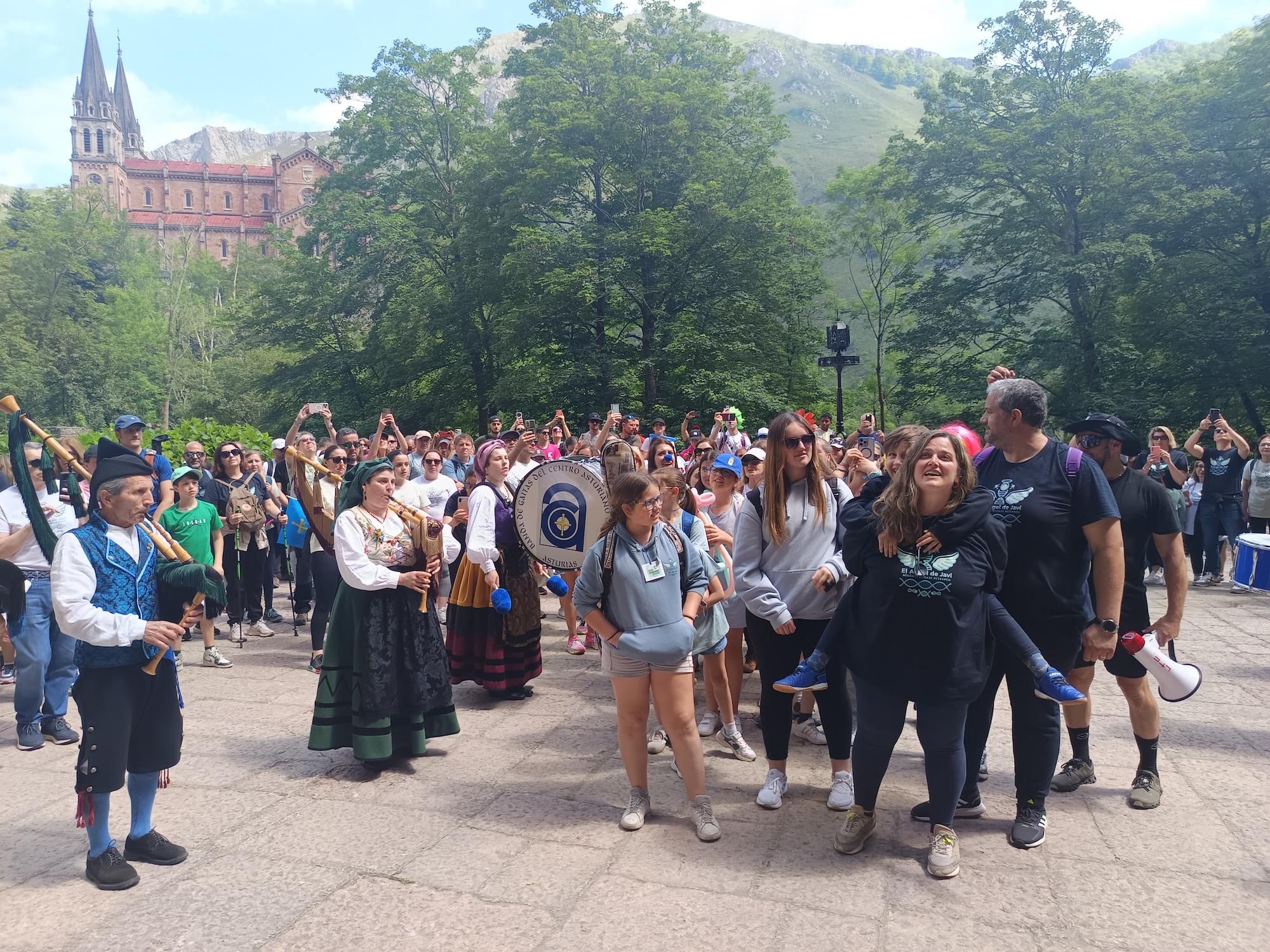 El "Ejército de Javi" reconquista Covadonga