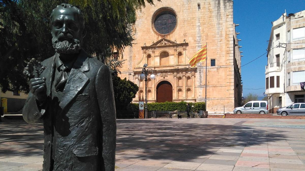 Escultura de Antoni Gaudí que se exhibe en Riudoms,