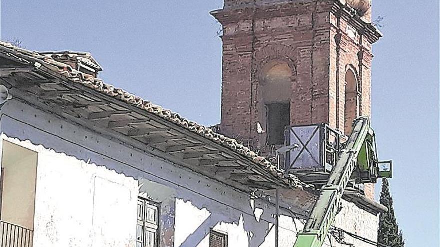 Reparan el tejado del convento ante la amenaza de derrumbe