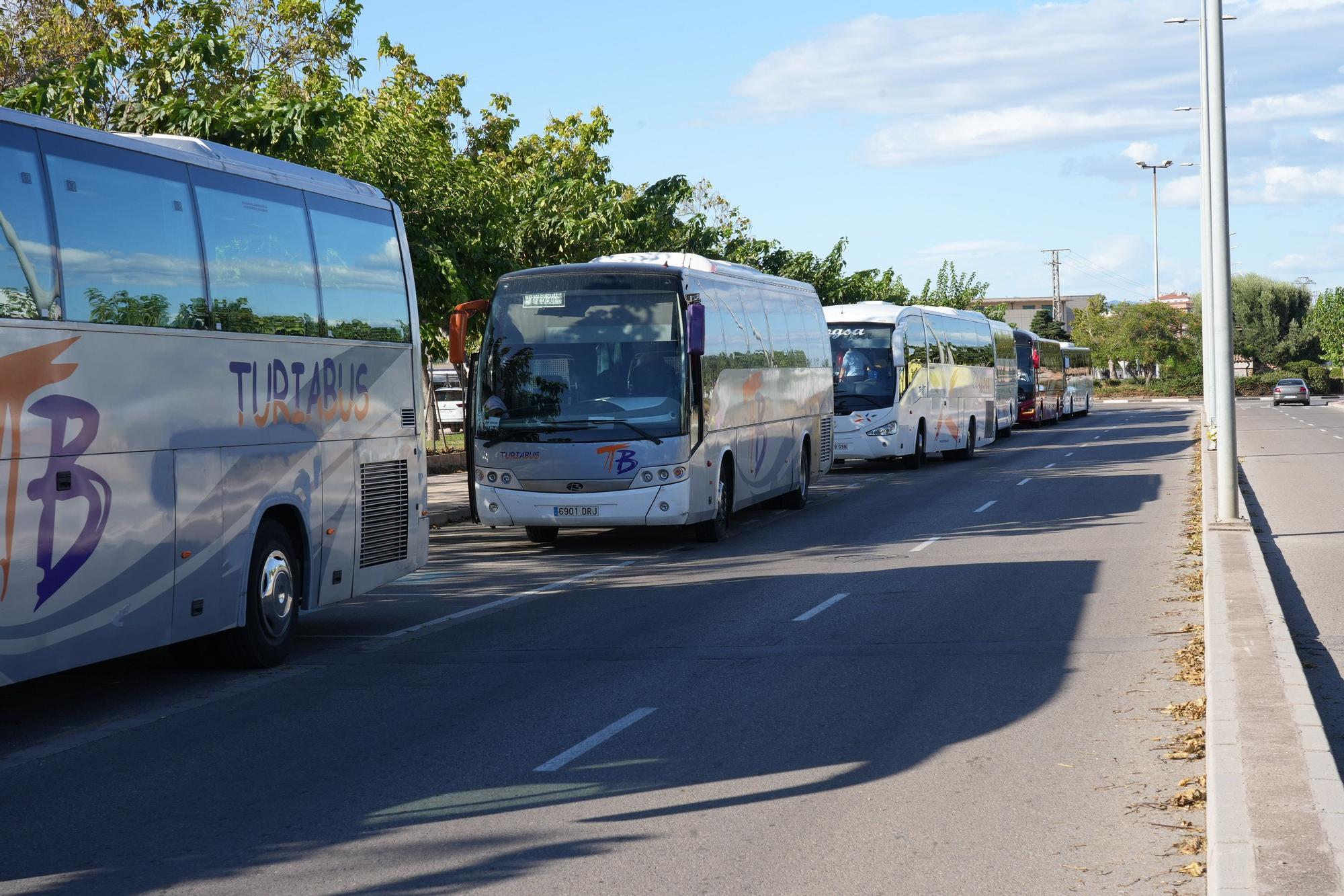 La 'marea grogueta' a por todas en Valencia