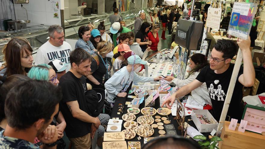 Celebración del Mercado de Arte en la plaza de abastos de O Calvario