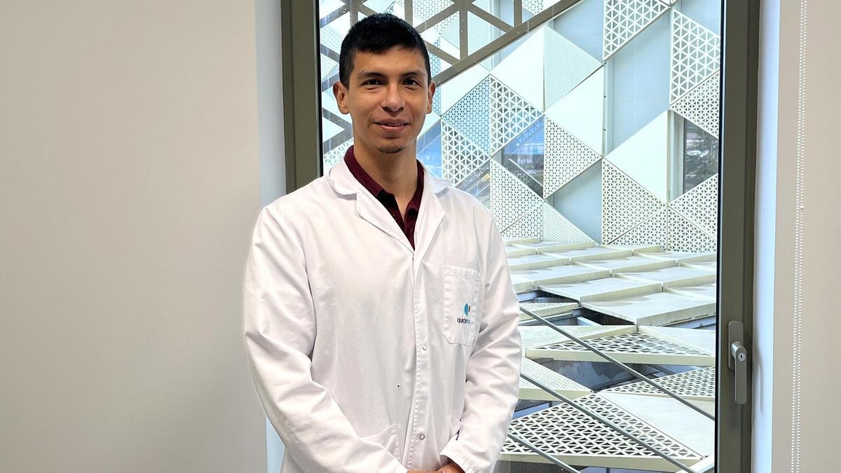 El doctor Roberto Romo del hospital Quirón
