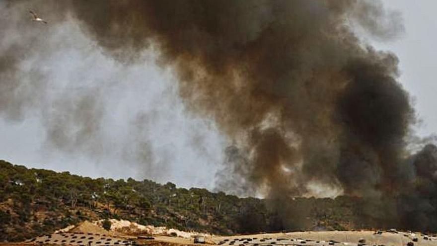 El humo del último incendio se veía desde casi toda Ibiza.