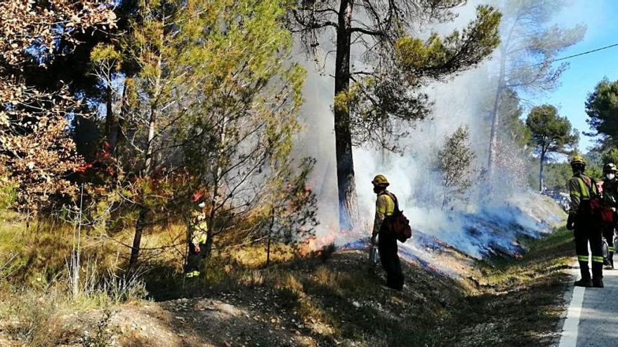 Els bombers fan una crema prescrita a Puigdorca, a Balsareny