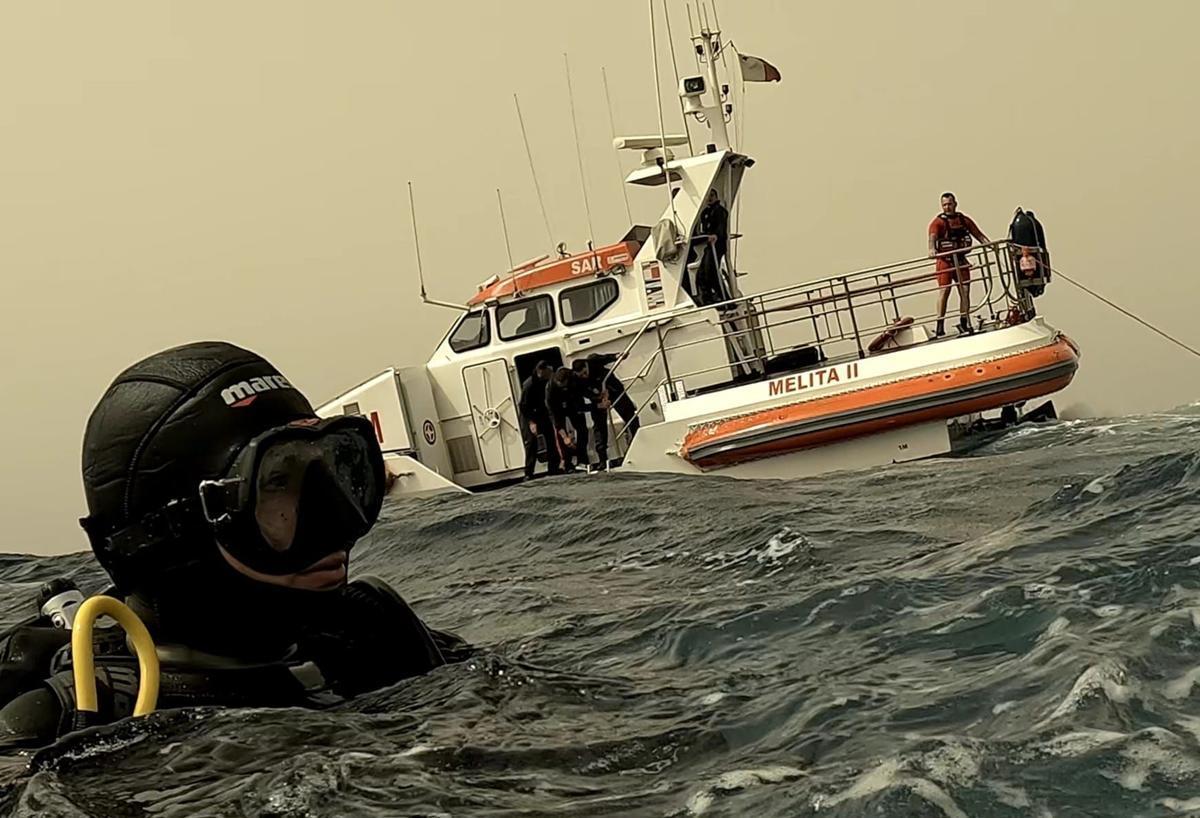 El barco de rescate &quot;estaba preparado para remolcar, no para rescatar&quot;, cuenta un testigo.