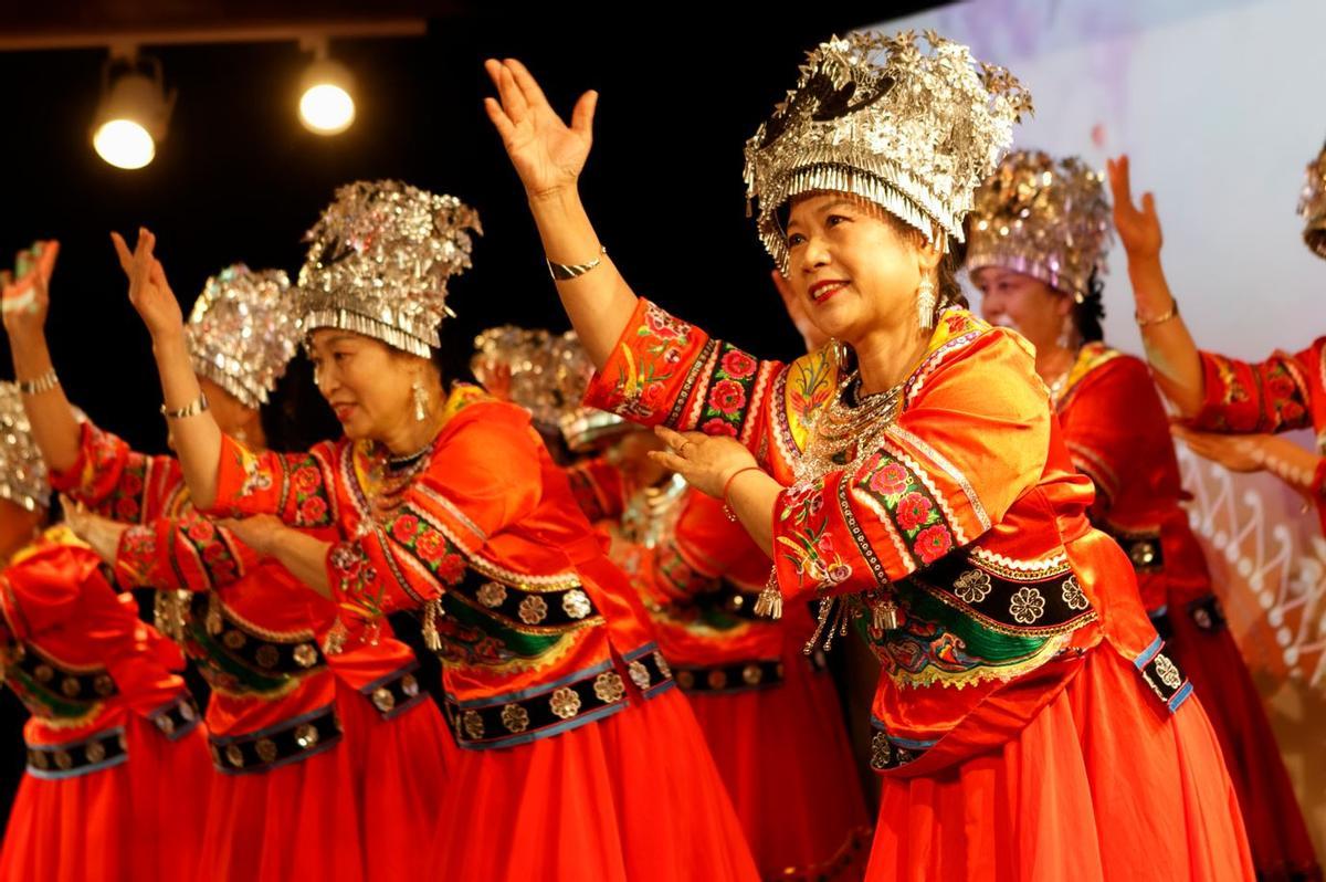 Un de les actuacions de dansa tradicional xinesa en la celebració de l'any passat de l'Any Nou Xinès