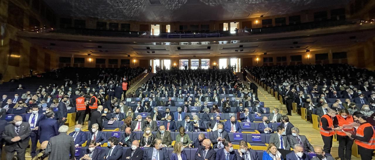 Una perspectiva general del Salón de actos de Ifema que acogió ayer el encuentro de 1.300 empresarios a favor de una rápida ejecución del corredor mediterráneo.