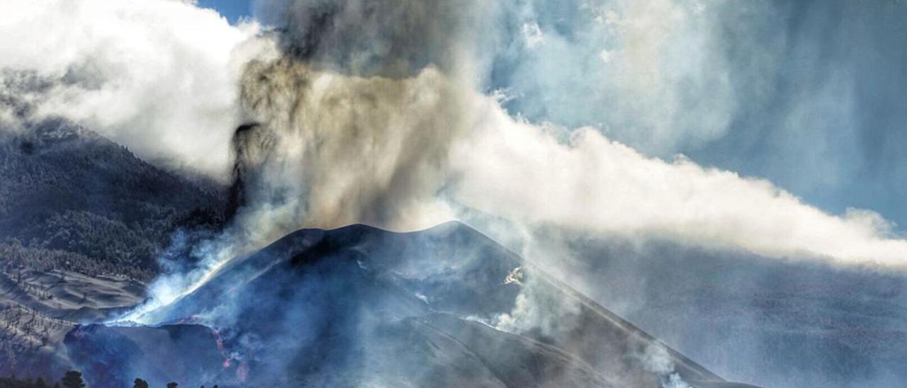 Evolución de la colada del volcán de La Palma situada más al norte del cono principal (30/11/2021)