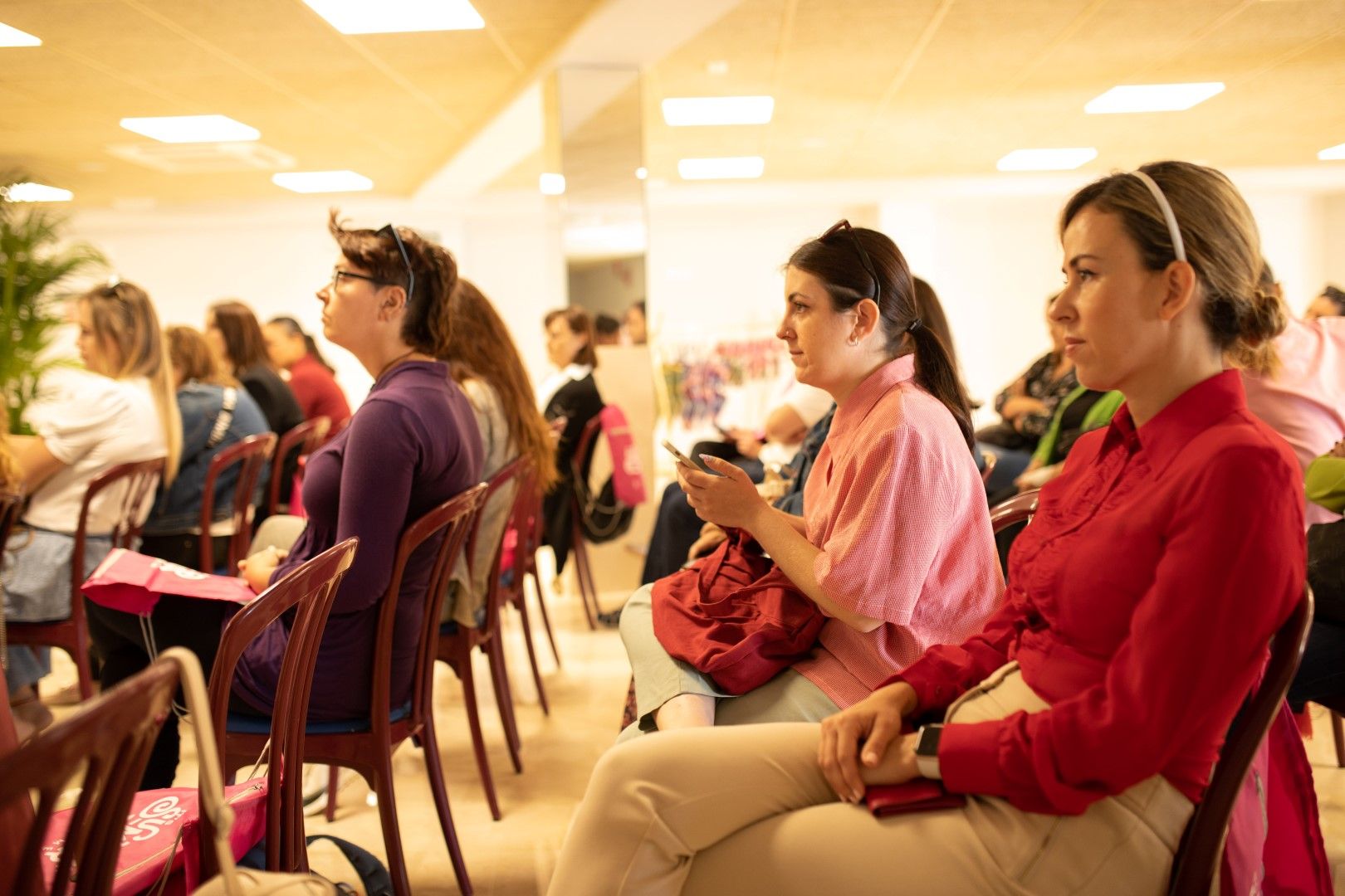 Todas las fotos del congreso de mujeres empresarias y emprendedoras en Orpesa