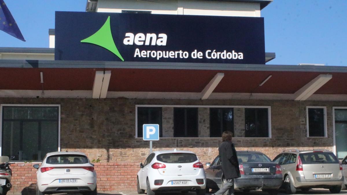 Entrada principal del aeropuerto de Córdoba.