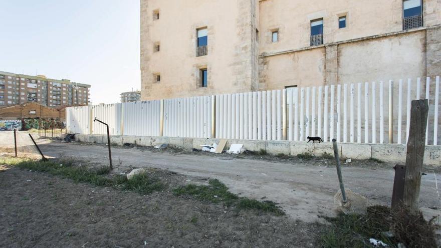 Los dueños de los campos deberán reparar el muro histórico de San Miguel de los Reyes