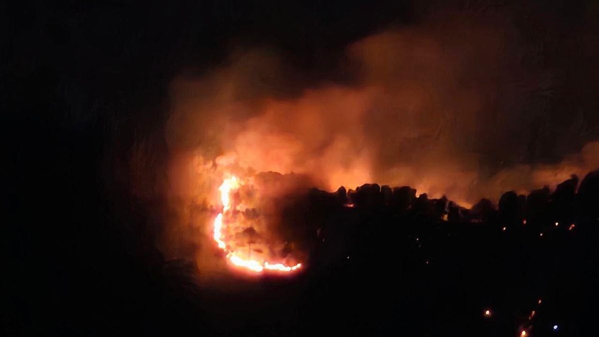 El incendio del Cabezo de la Plata esta noche.