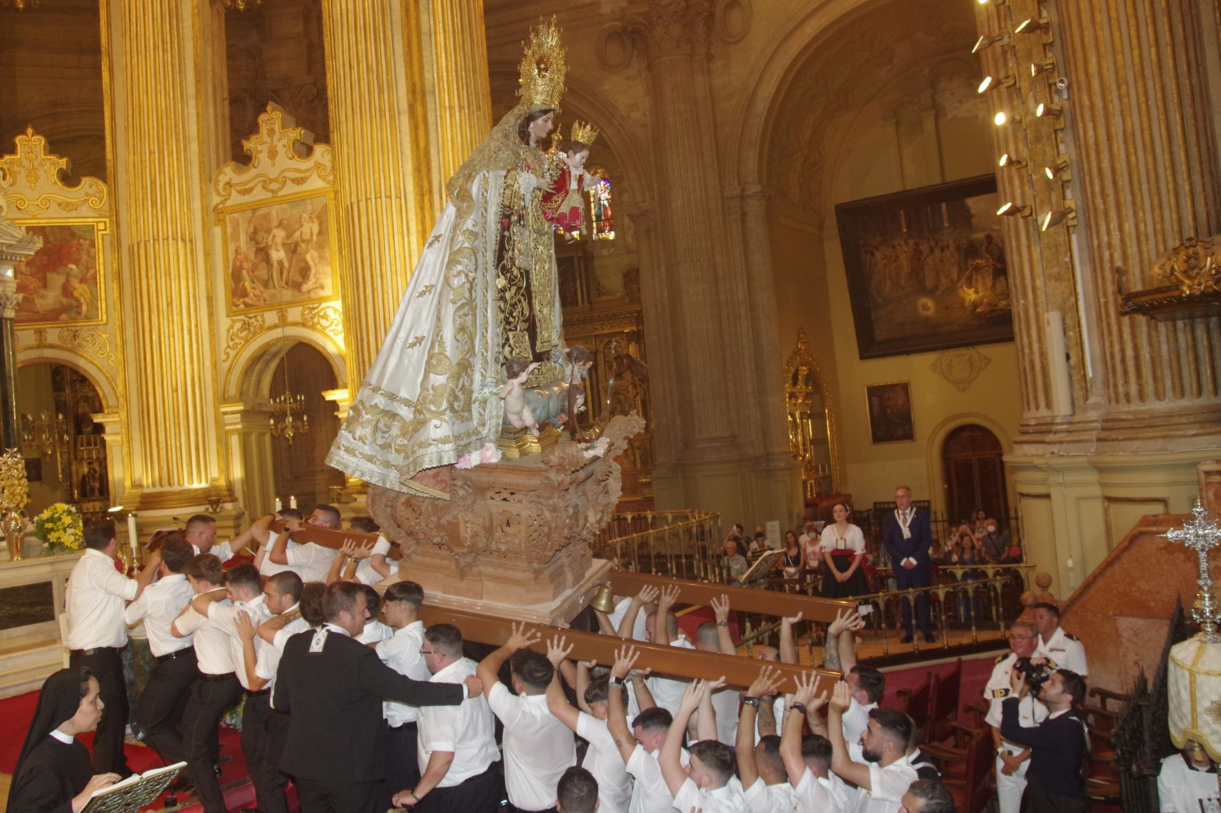 Traslado de regreso a la Catedral de la Virgen del Carmen del Perchel