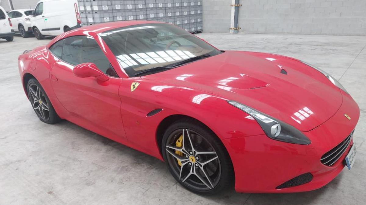 Este Ferrari fue adjudicado a un comprador por un valor de 104.000 euros