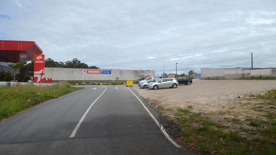 Terrenos que ocupará el Burger King de Vilanova, en la parroquia de San Miguel de Deiro.