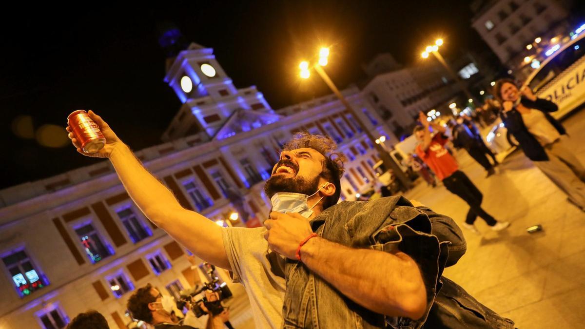 Un joven en la Puerta del Sol el pasado sábado.