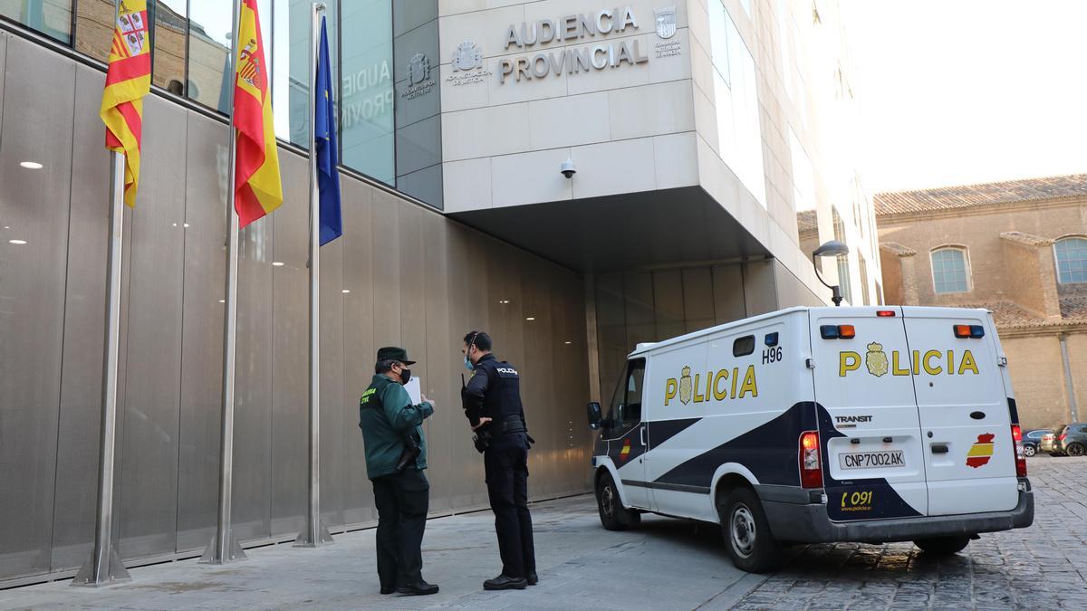 Exterior de la Audiencia de Zaragoza.