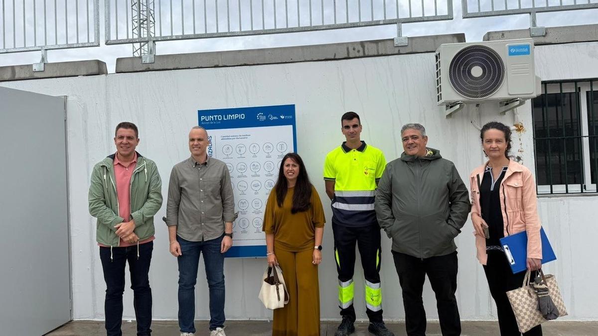 Imagen de la inauguración del nuevo Punto Limpio de Arroyo de la Luz.