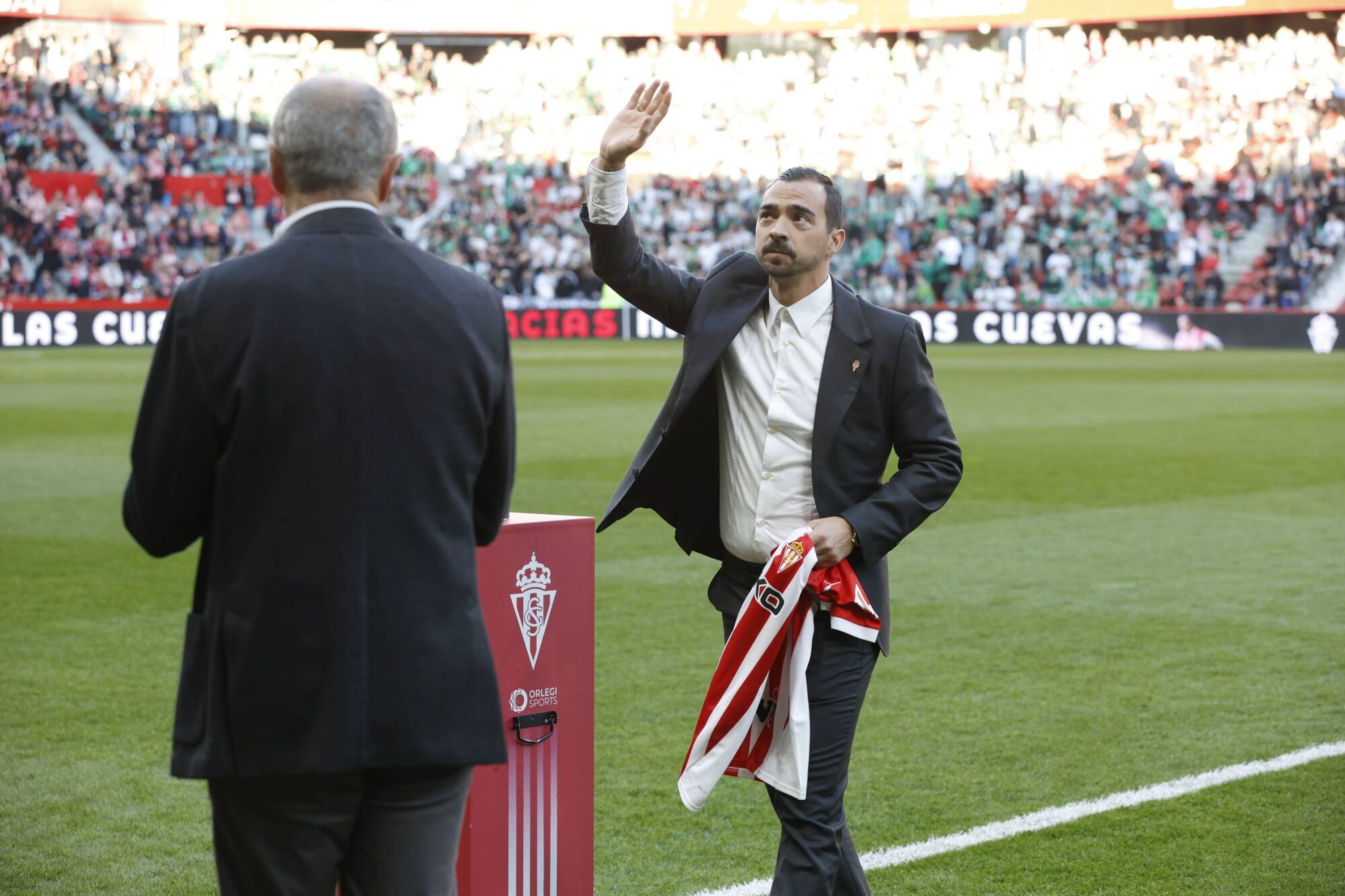 EN IMÁGENES: Ambientazo en el Sporting-Racing de Santander disputado en El Molinón