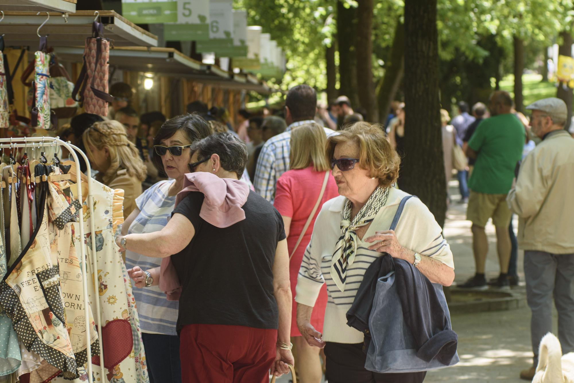 Galería de fotos: buen ambiente y sol en la celebración de la feria de la Ascensión en Oviedo