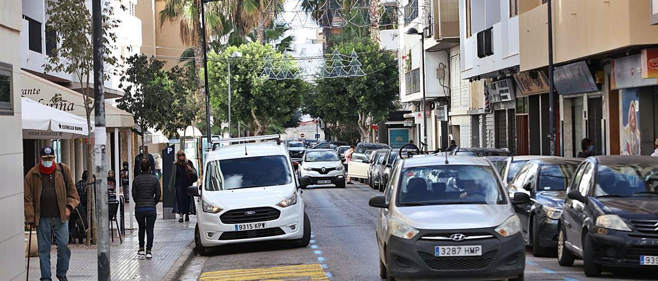 Una calle del centro de Eivissa, en una imagen de archivo. | VICENT MARI