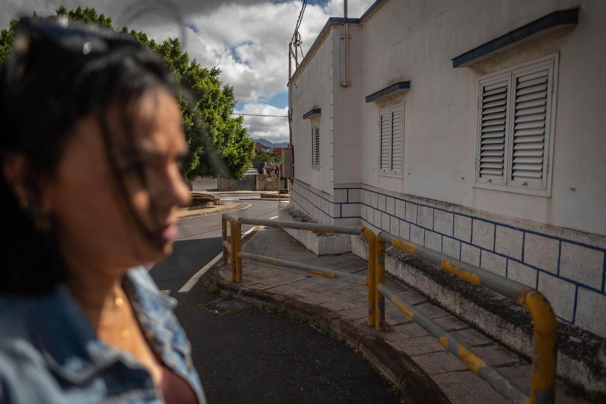 Vecinos de El Sobradillo demandan mejoras en las paradas de guaguas
