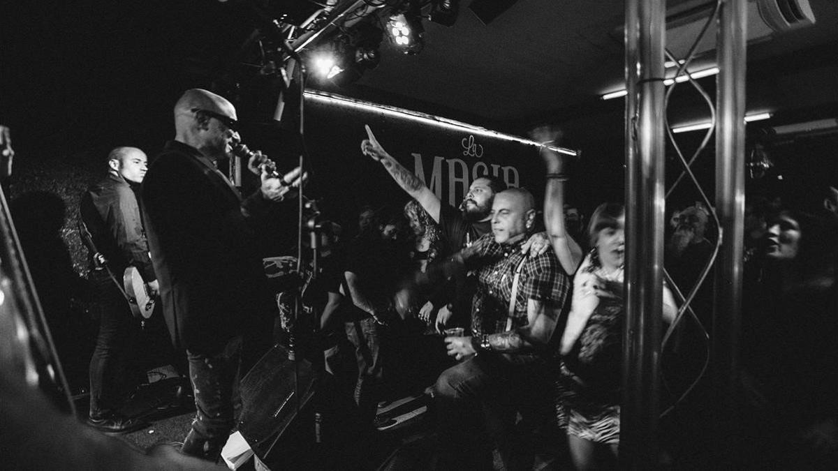 Nostalgia oi en Sant Boi con Decibelios