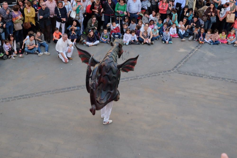 Plantada i cercavila de Gegants, capgrossos i altres figures de la ciutat