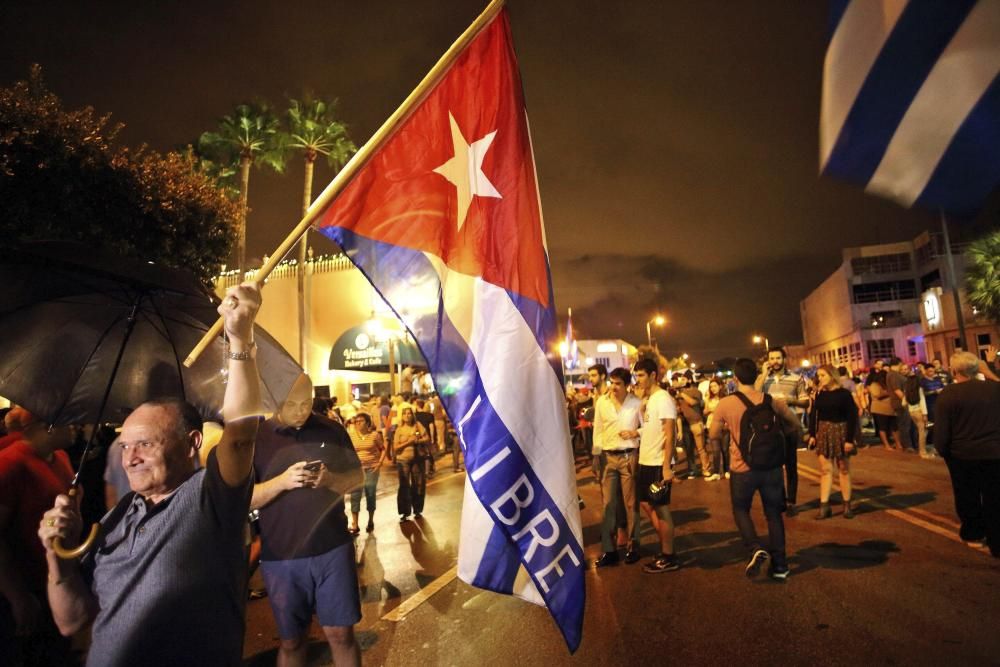 El exilio cubano celebra la muerte de Fidel Castro