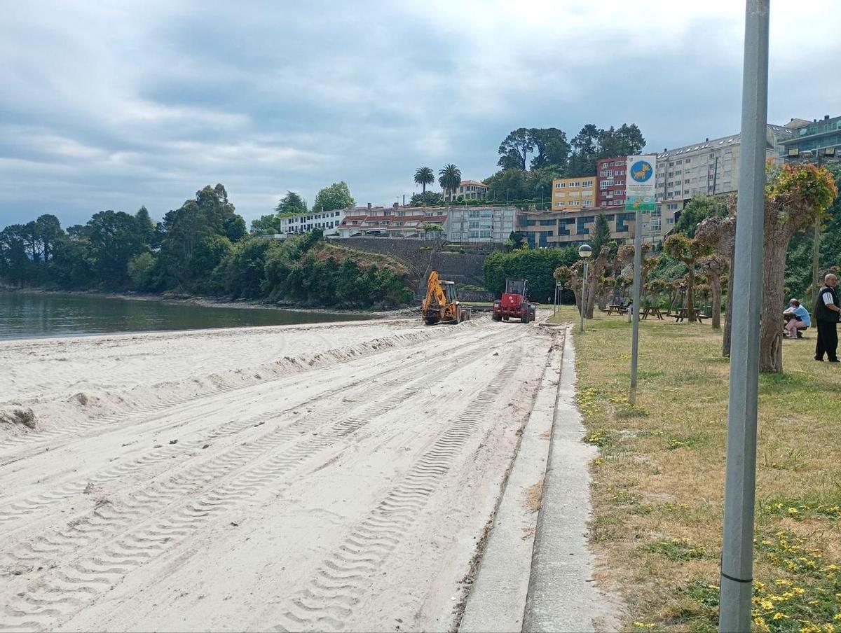 Trabajos en los arenales de Sada Nova y As Delicias.