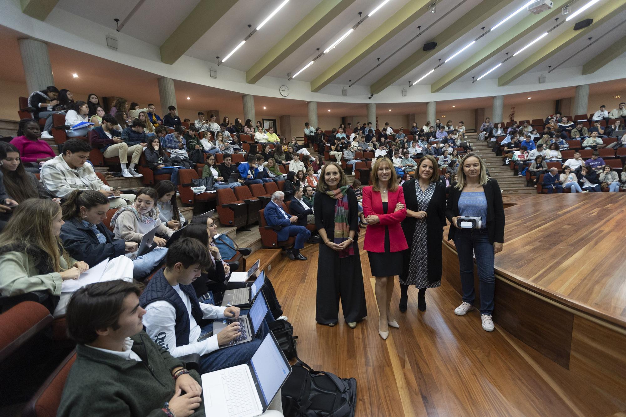 Clausura de "La Asturias que funciona", junto a Soraya del Portillo, creadora de la app "Chiara"