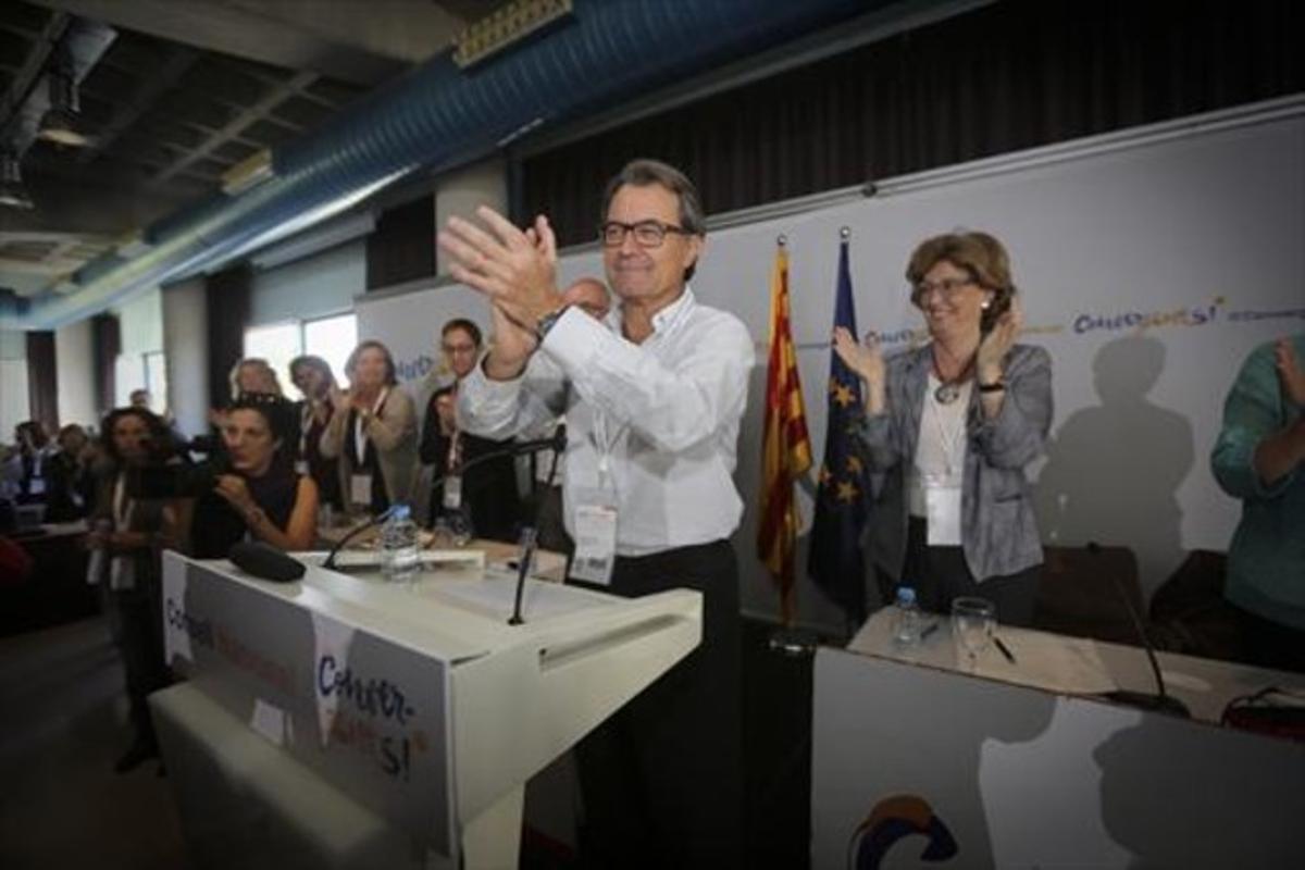 El líder de CDC i president en funcions, Artur Mas, durant la seva intervenció al consell nacional de Convergència, ahir.