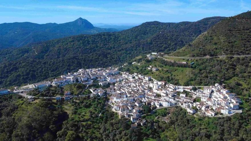 El municipio de Benarrabá instala una red de calor sostenible con biomasa para sus edificios públicos