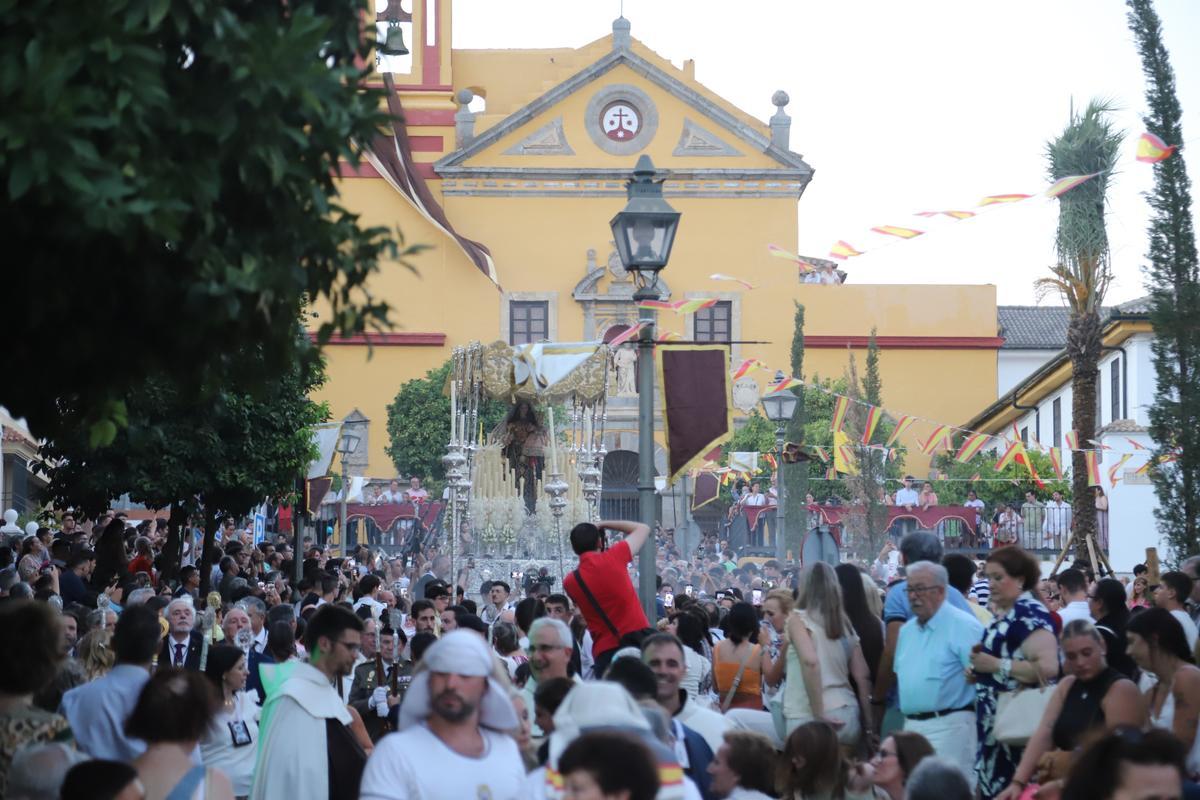 Las procesiones de la Virgen del Carmen por las calles de Córdoba, en ...