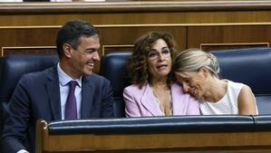 Pedro Sánchez, María Jesús Montero y Yolanda Díaz, en el Congreso de los Diputados.