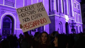 Manifestación contra la violencia machista en la plaza de Sant Jaume, en noviembre del 2016.