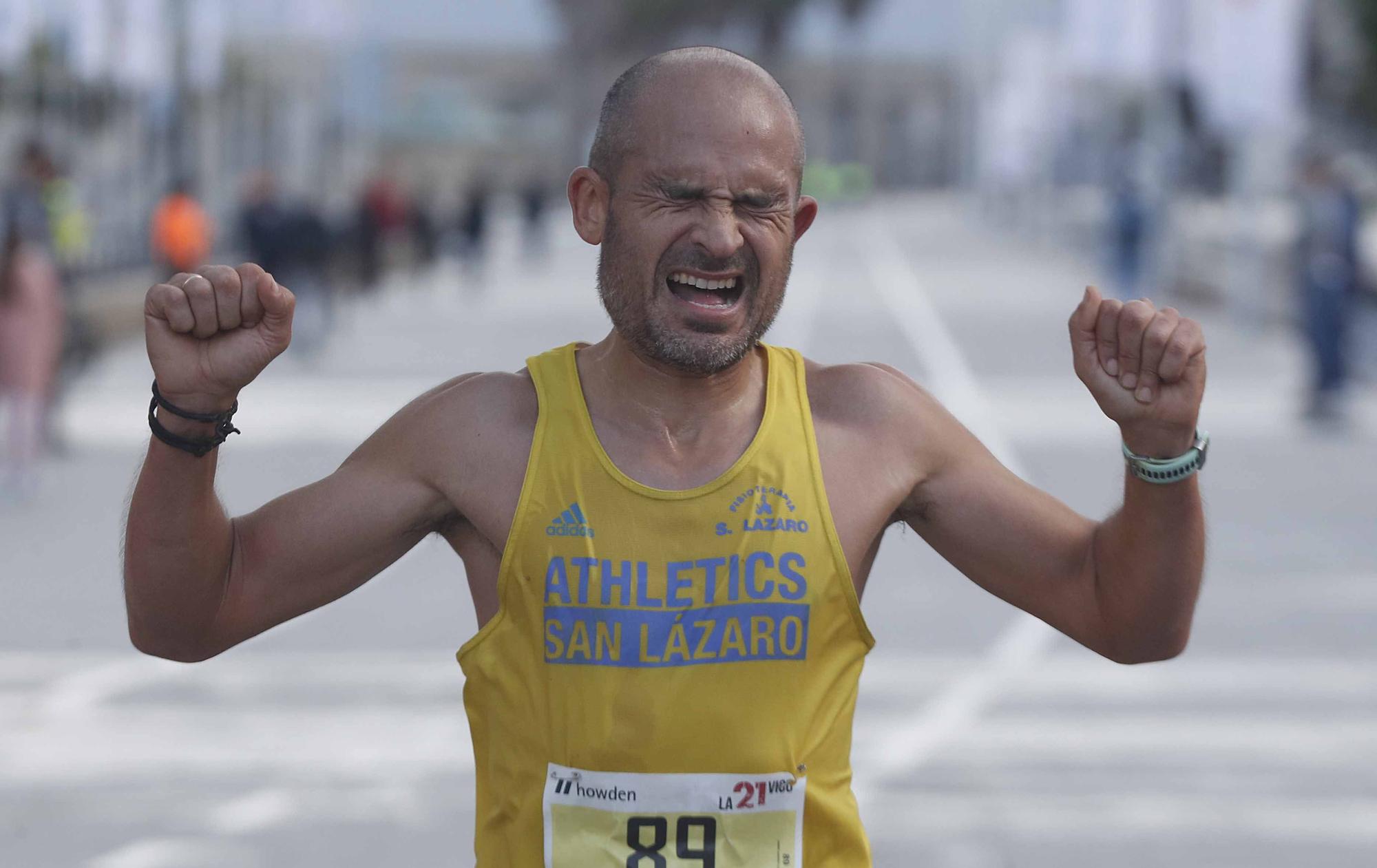 Saad Slimani y Esther Valiño conquistan la Medio Maratón de Vigo