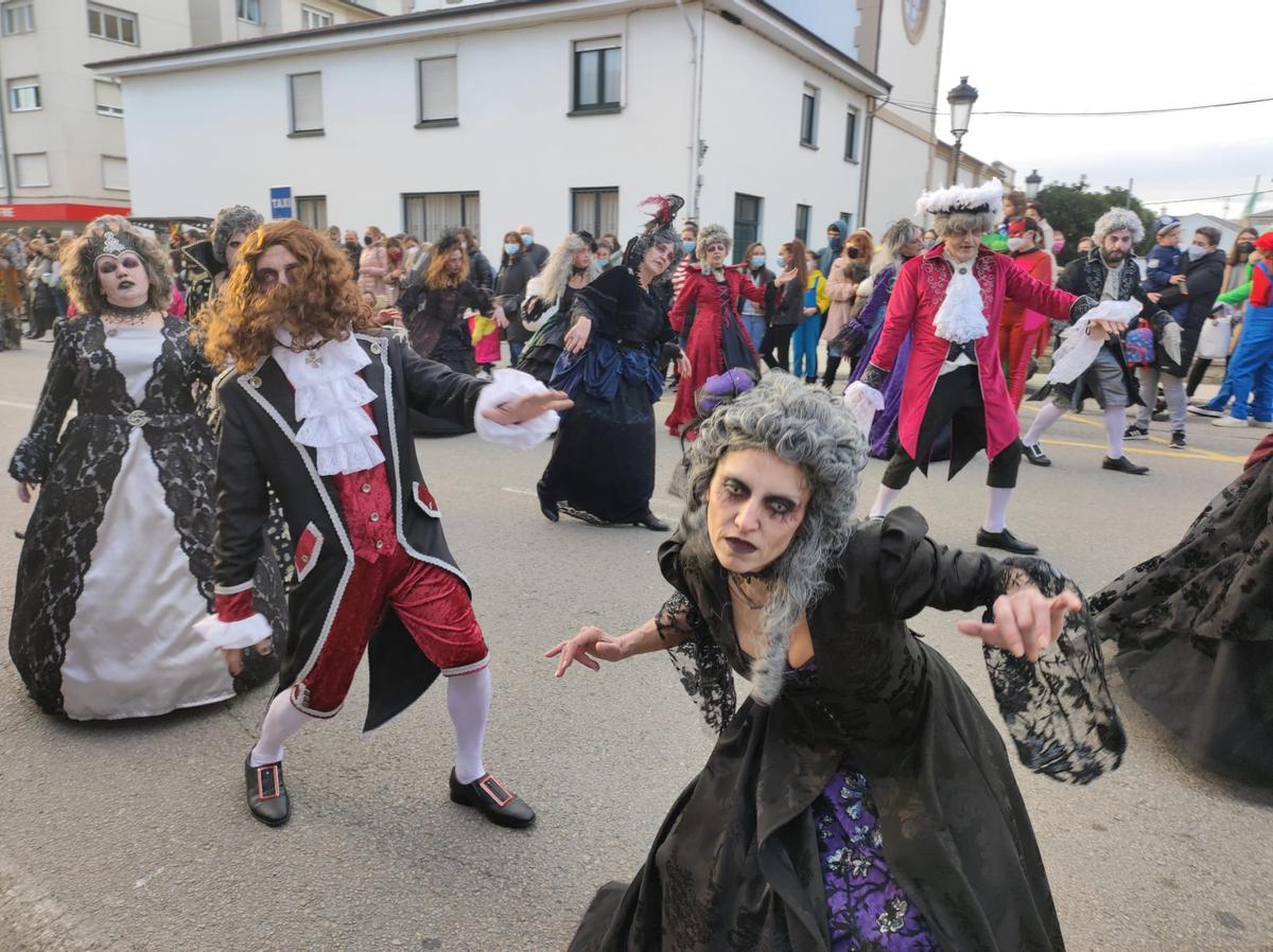 Un grupo en el Carnaval tapiego.