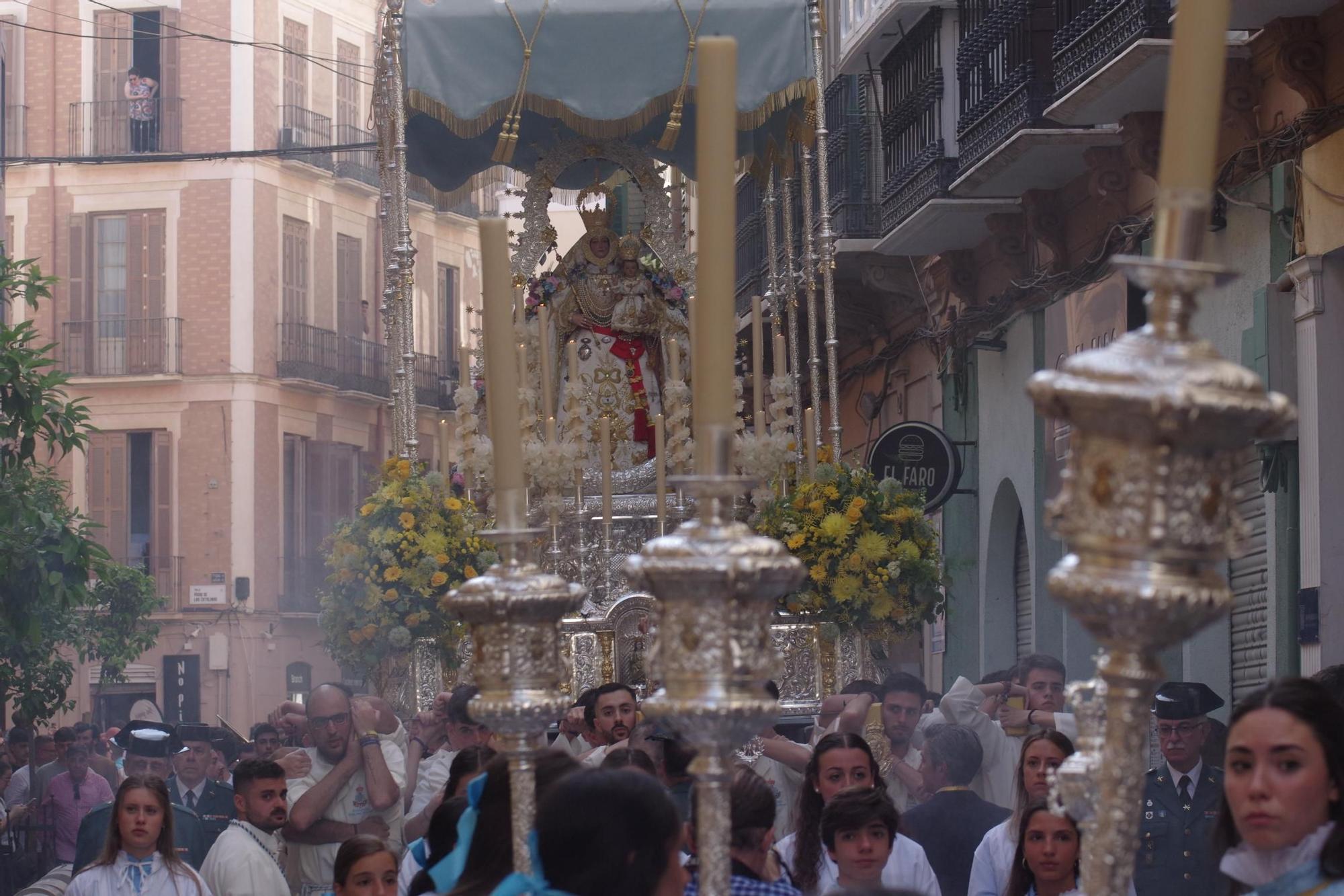 Procesión de la Virgen de Araceli por el Centro de Málaga, desde San Julián

