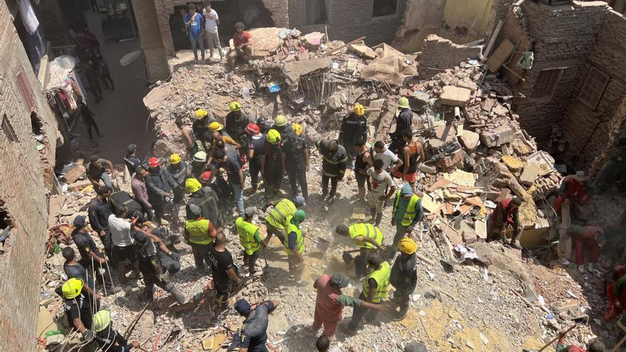 El desplome de una construcción en El Cairo deja ya trece muertos