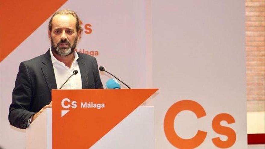 Un tránsfuga de Ciudadanos deja en la cuerda floja el Gobierno del PP en Málaga